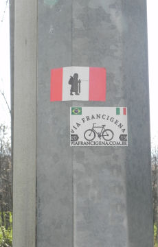 Segnaletiche varie verso Bollengo (29092 bytes)